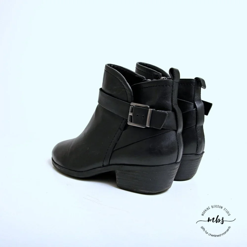Vince Camuto Peamer Leather Buckle Booties in Black‎ Women Size 6.5